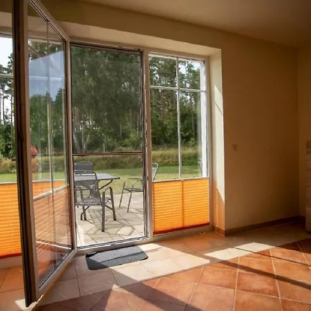 F-1108 Haeuser Prosnitz Haus04 Terrasse, Gartennutzung *